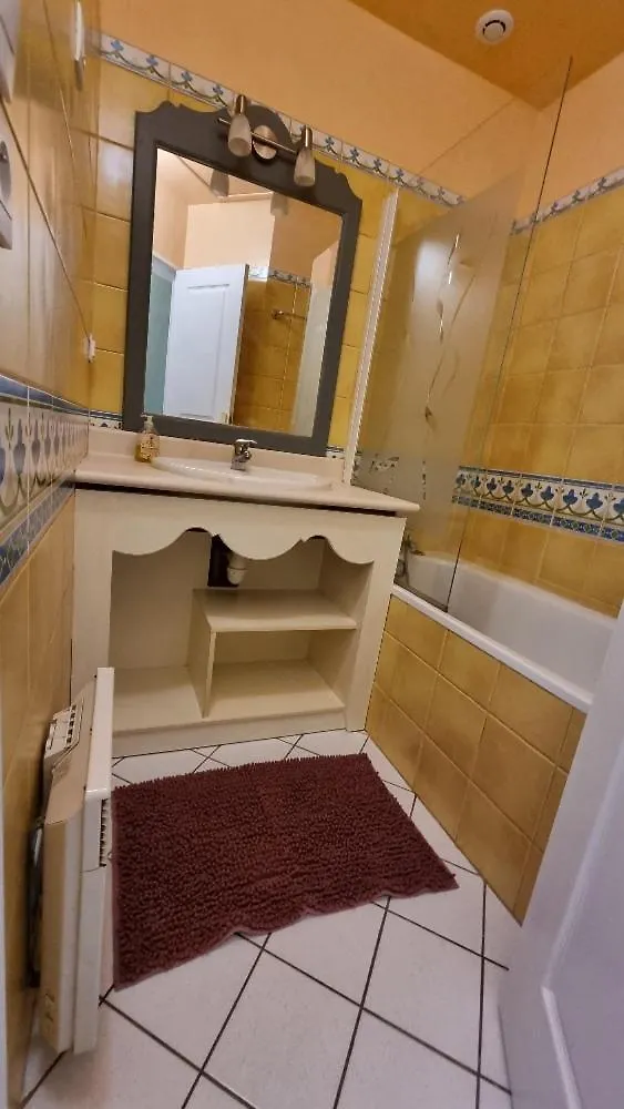 Cottage Paisible Au Coeur Du Golf Saint Laurent , Linge De Maison Et Menage Inclus Ploemel France