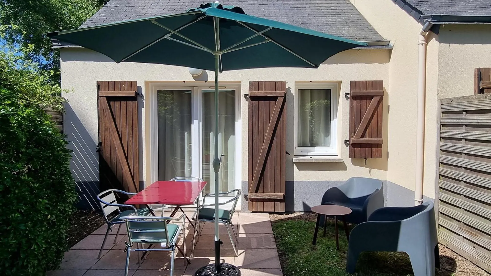 Cottage Paisible Au Coeur Du Golf Saint Laurent , Linge De Maison Et Menage Inclus Ploemel 0*,  France